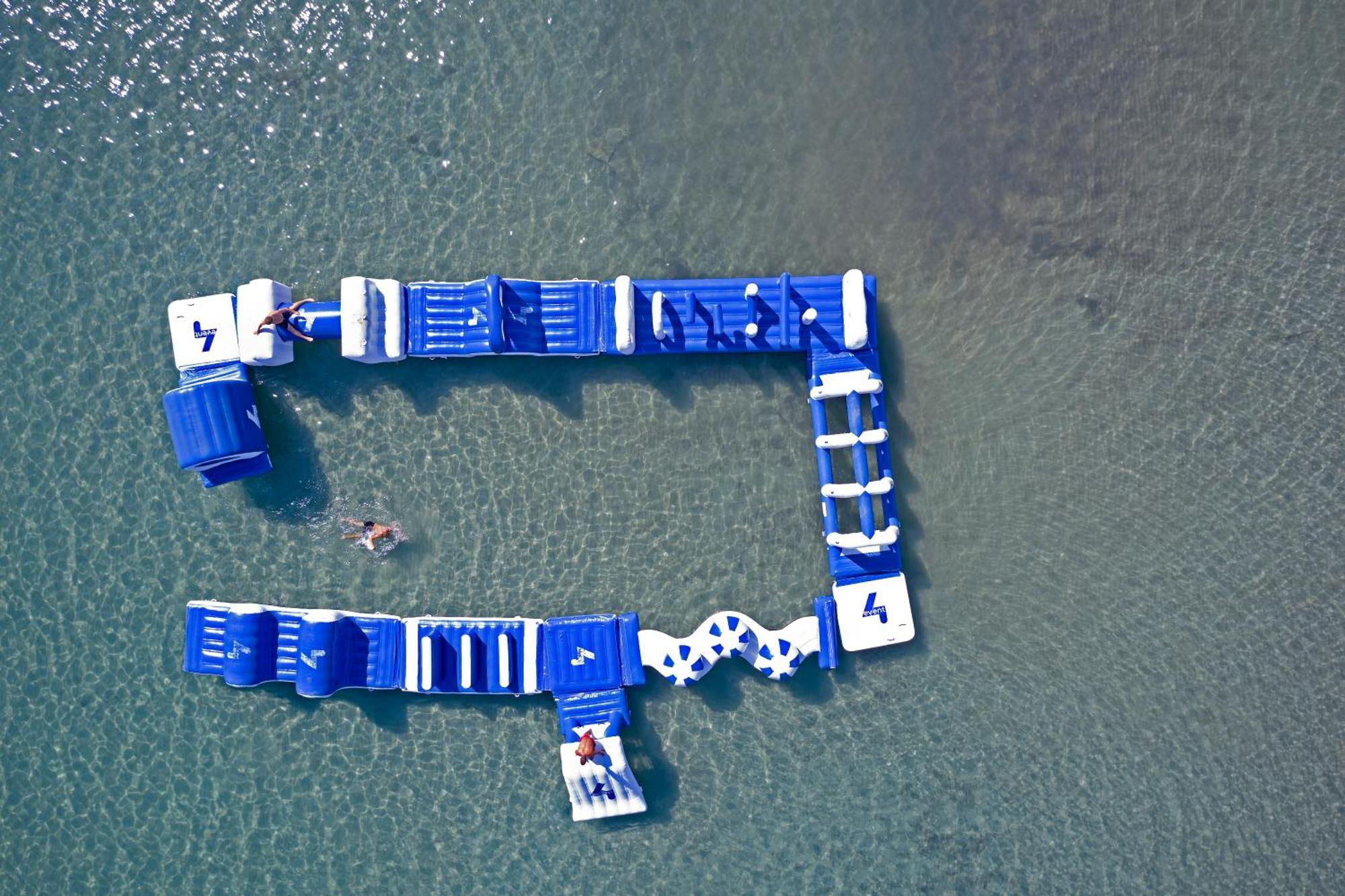 ドルチェ バイ ウインダム アッティカ リビエラ ヴラヴローナ エクステリア 写真 Aerial view of the water park